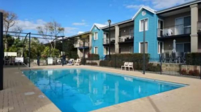 Waterside Apartment Resort City Centre